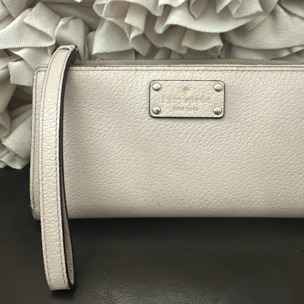 Kate Spade Cream Leather Carry All Wristlet